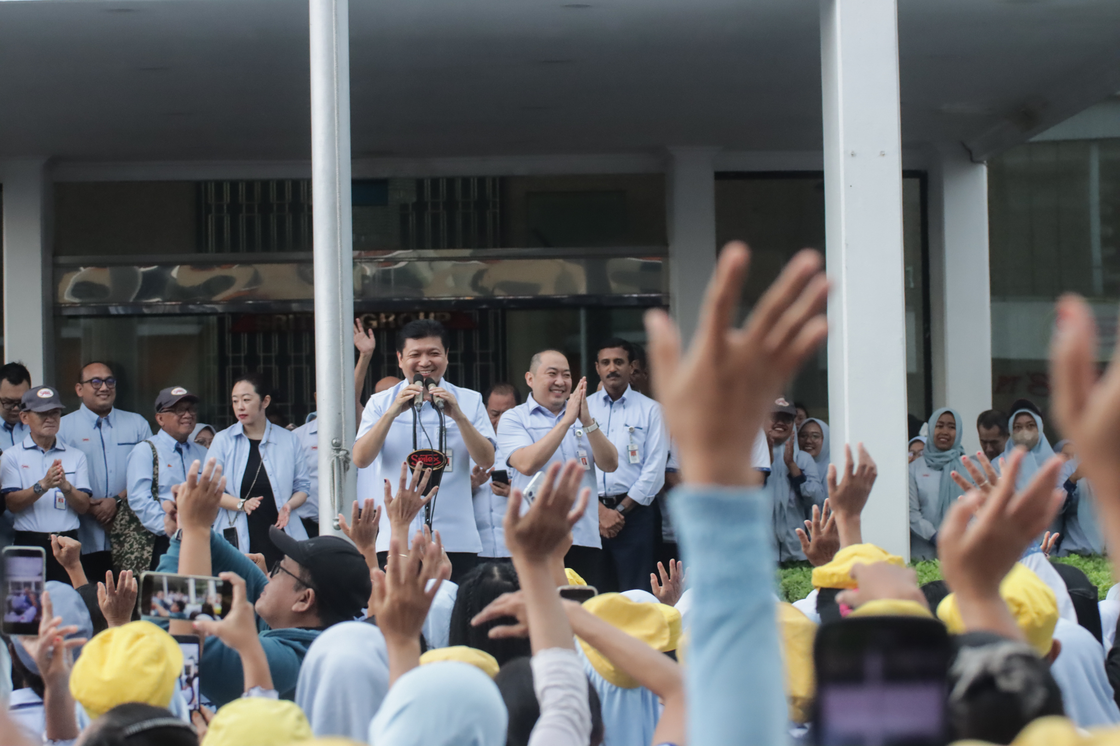 Iwan Lukminto di hari terakhir operasional PT Sri Rejeki Isman Tbk (Sritex).
