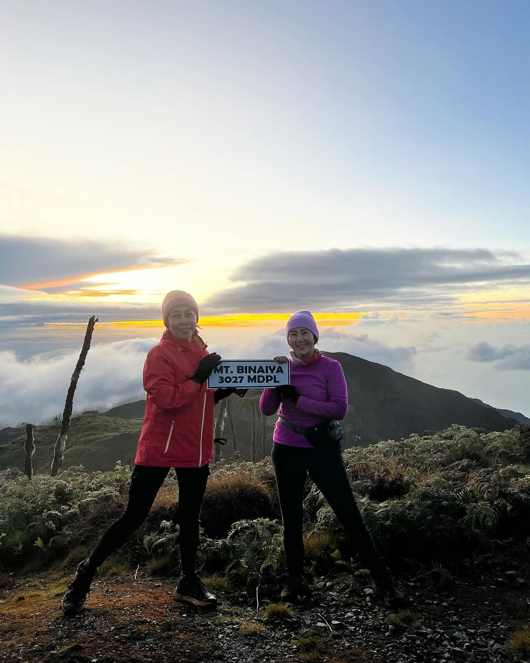 Kenangan Lilie Wijayati dan Elsa Laksono saat mendaki bersama.