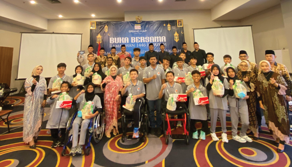 BUKA BERSAMA KARYAWAN KARYAWATI GRANDHAP HOTEL & SKODI
