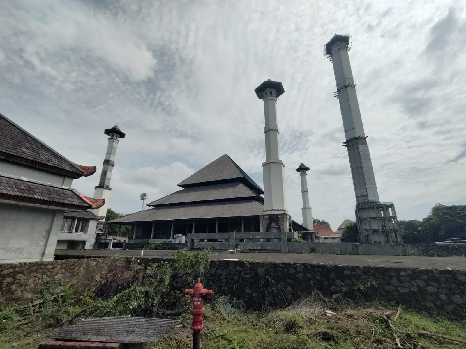 Pelaksanaan tarawih keliling pemkot Solo  bersama forkopimda batal digelar.di Masjid Raya Taman Sriwedari .