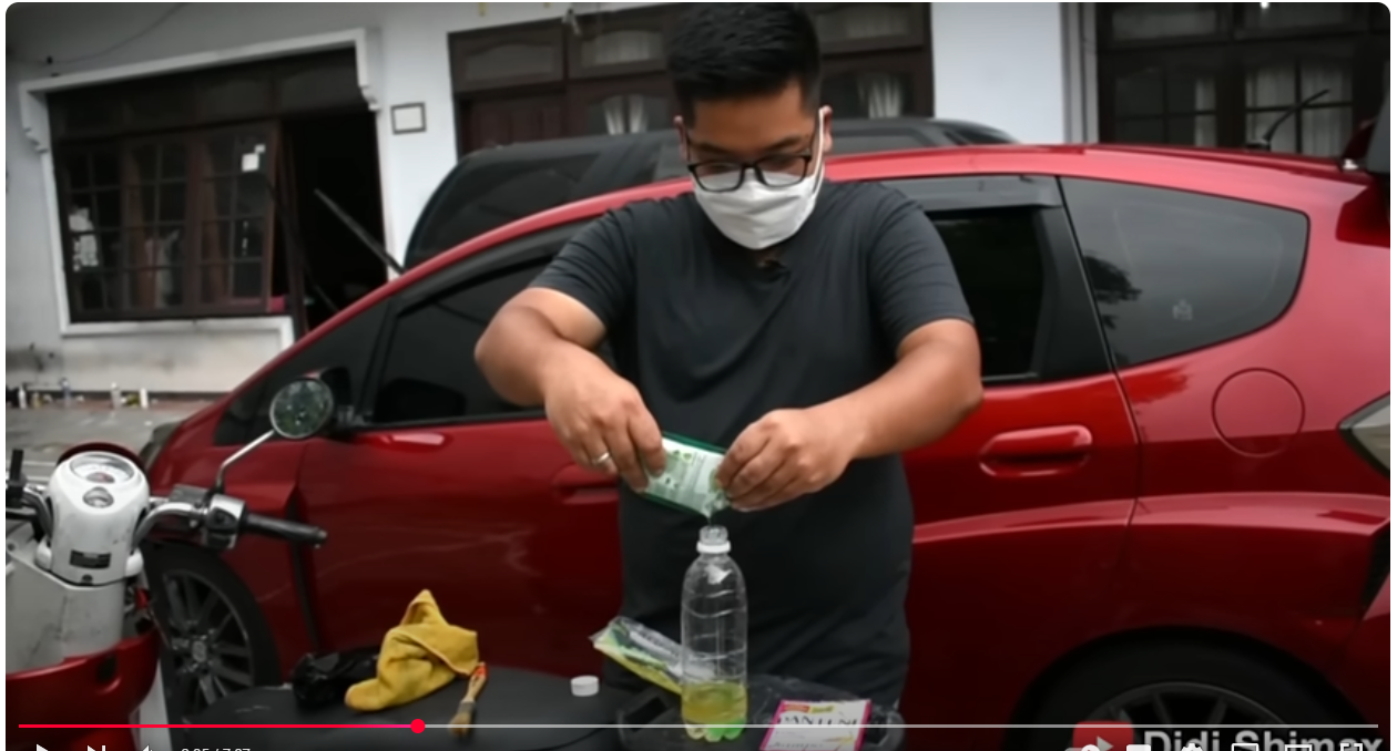 Tips bikin semir ban kendaraan secara murah dan praktis.