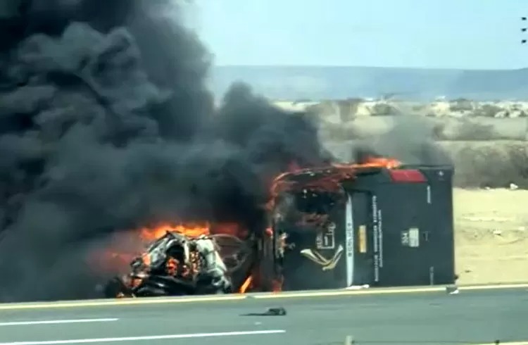 Bus rombongan jemaah umroh terbakar di Arab Saudi.
