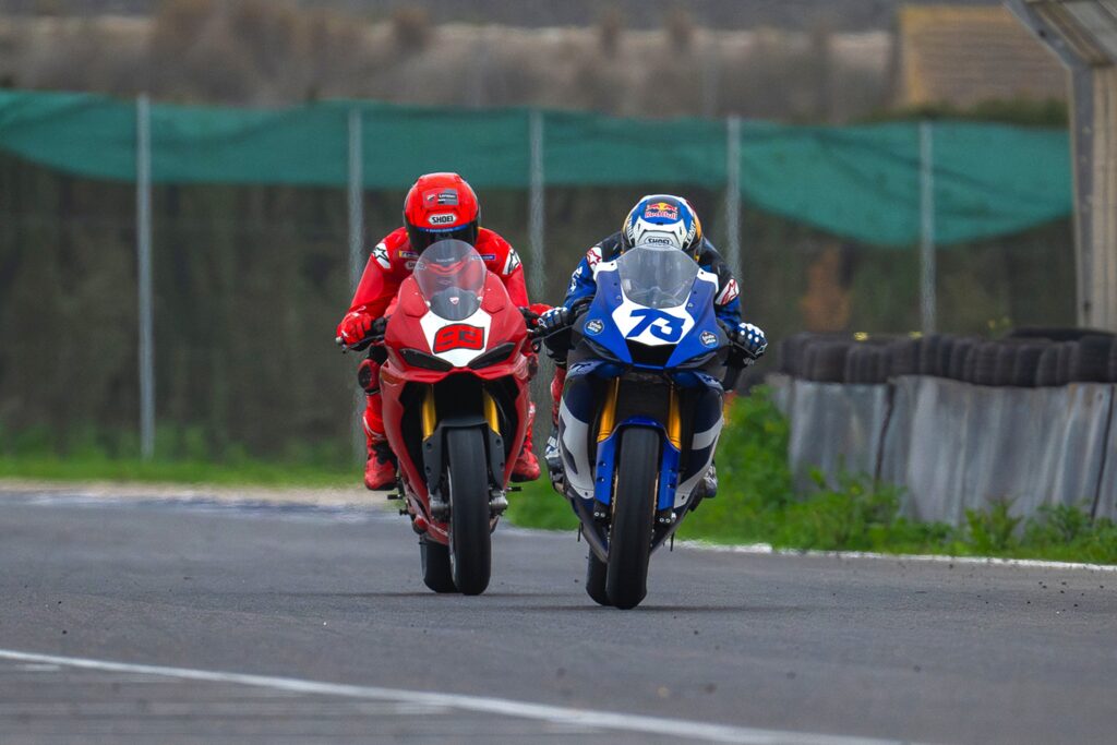 Marc Marquez dan Alex Marquez terlihat latihan bareng di Sirkuit Aspar