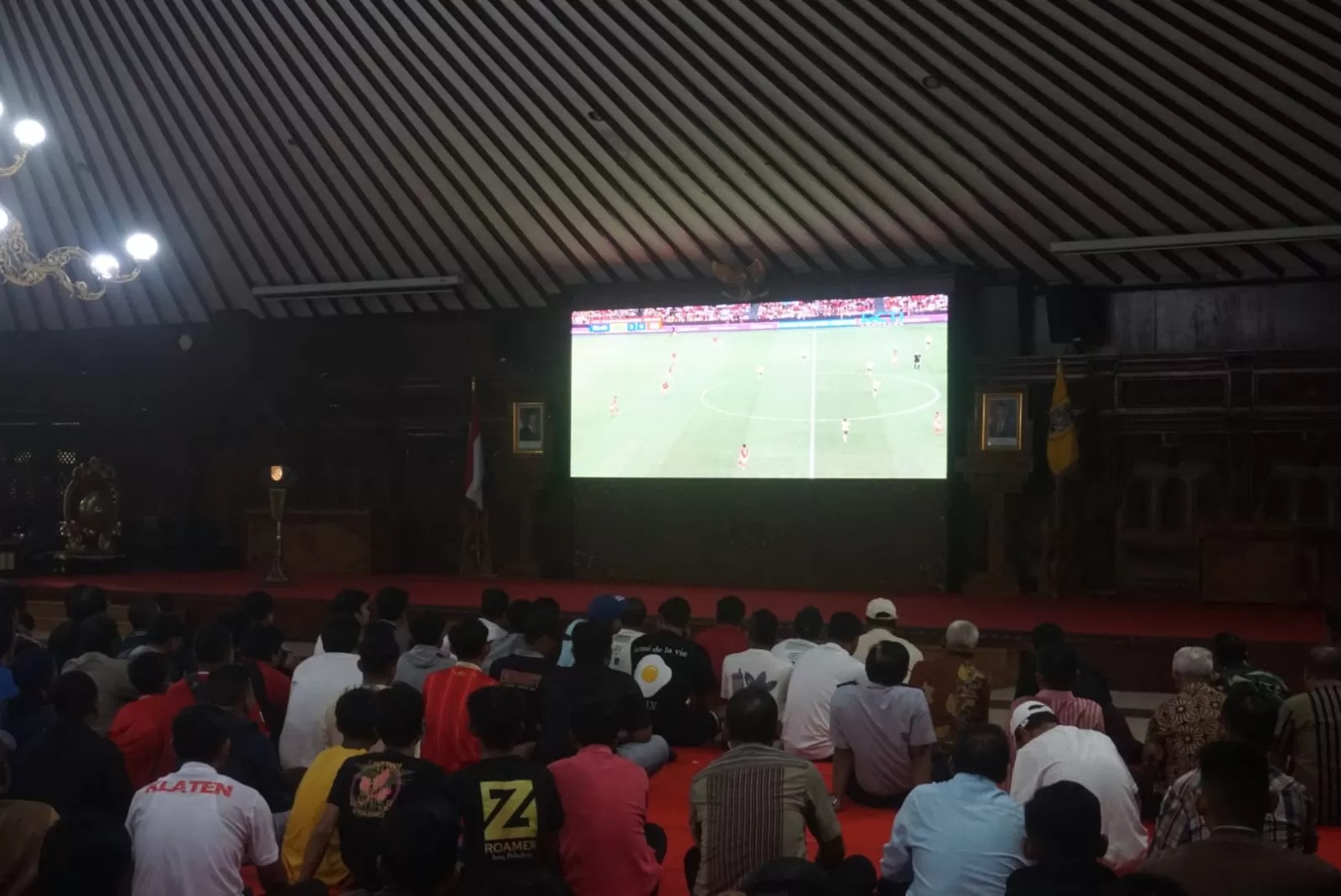 Pemkab Klaten sebelumnya juga menggelar nobar laga Timnas Indonesia vs Australia di Pendapa.