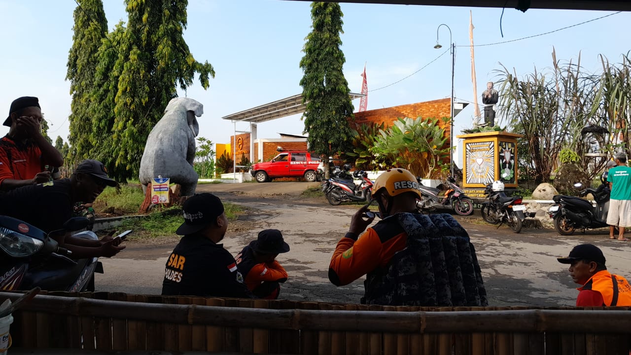 Alfa Rizqi, Bocah 6 Tahun di Masaran, Hilang Sejak Kemarin Sore, TIM SAR Gabungan terus melakukan pencarian.