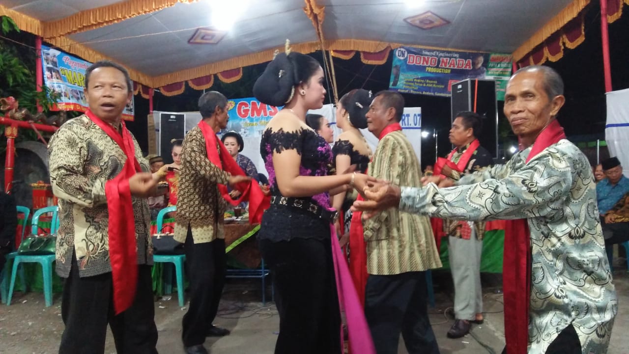 Seni Tayub.