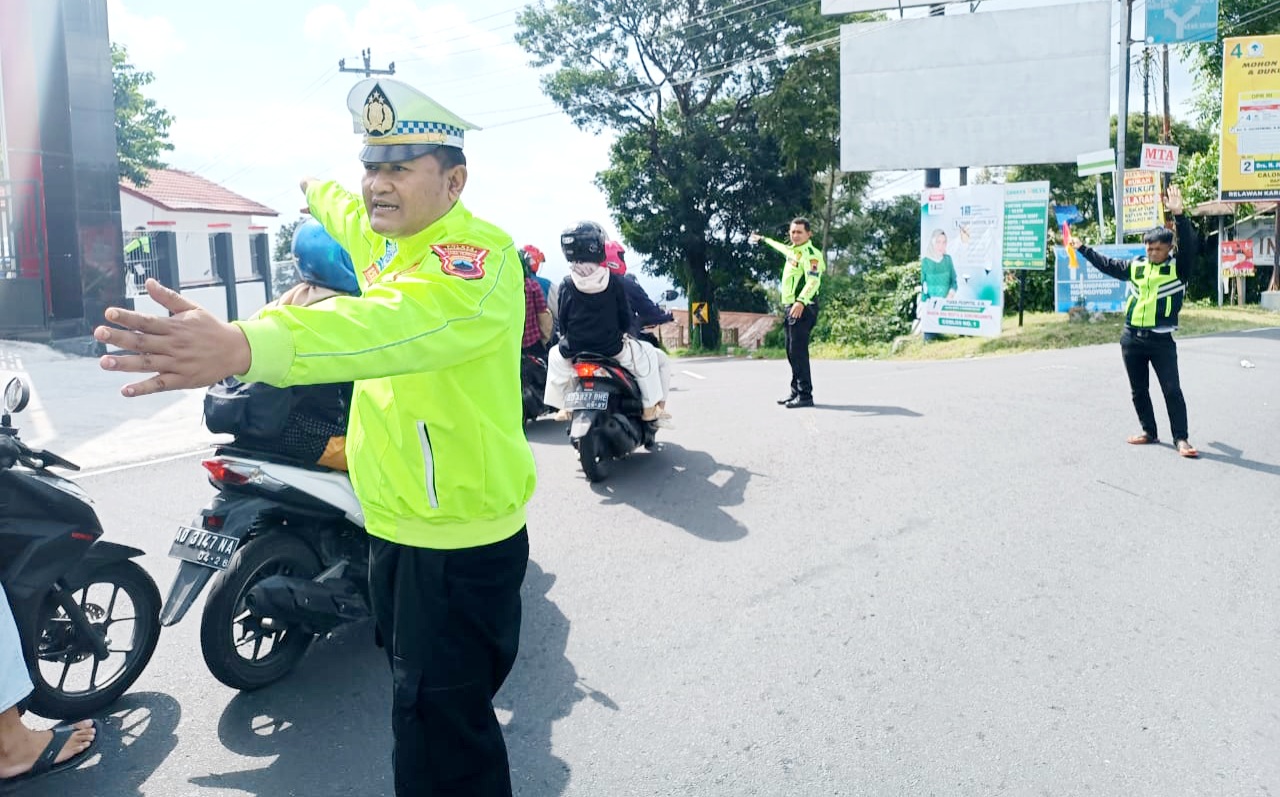Lalu lintas Tawangmangu.