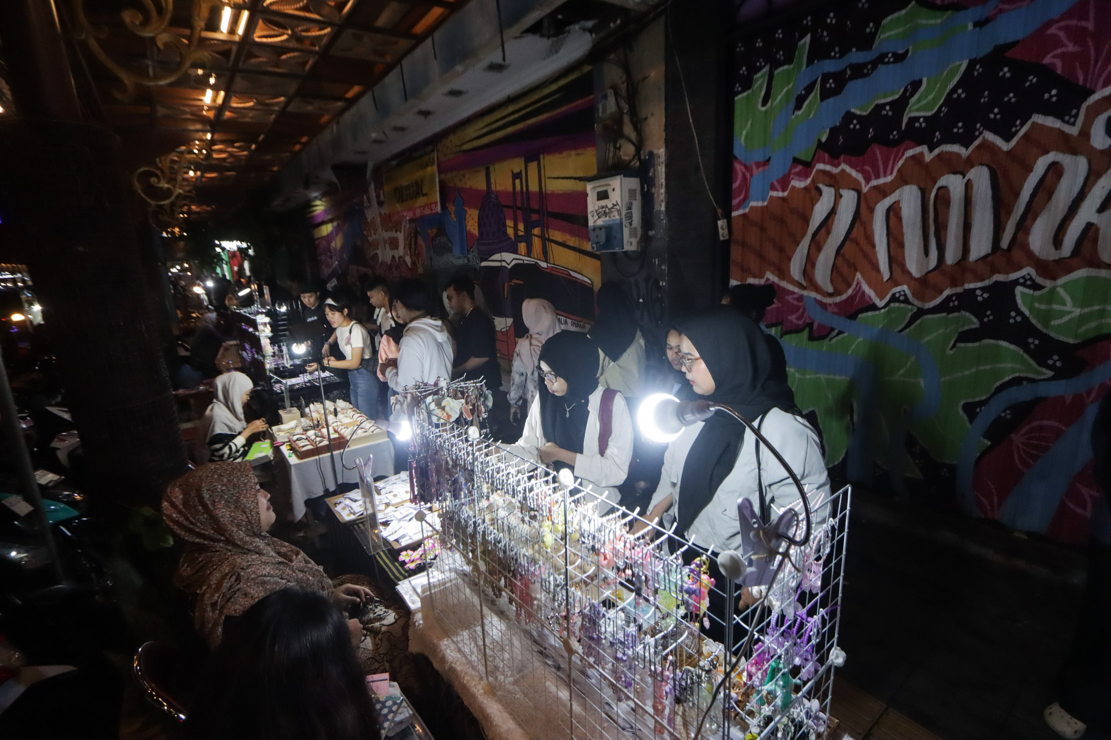 Solo is Solo, Gatsu Night Market.