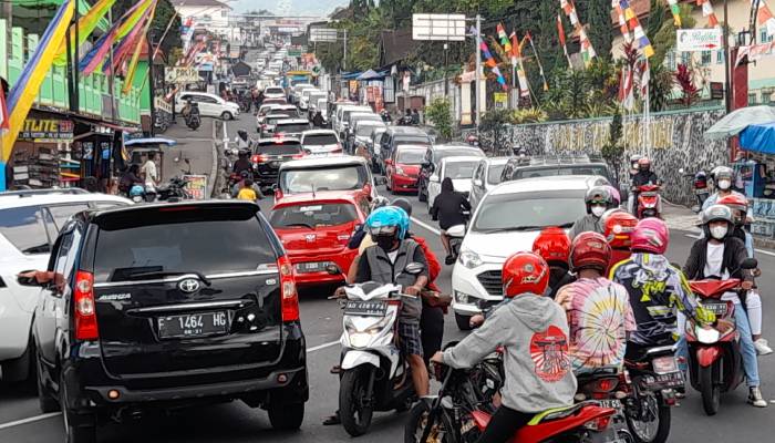 Lalin Kawasan Wisata Karanganyar.