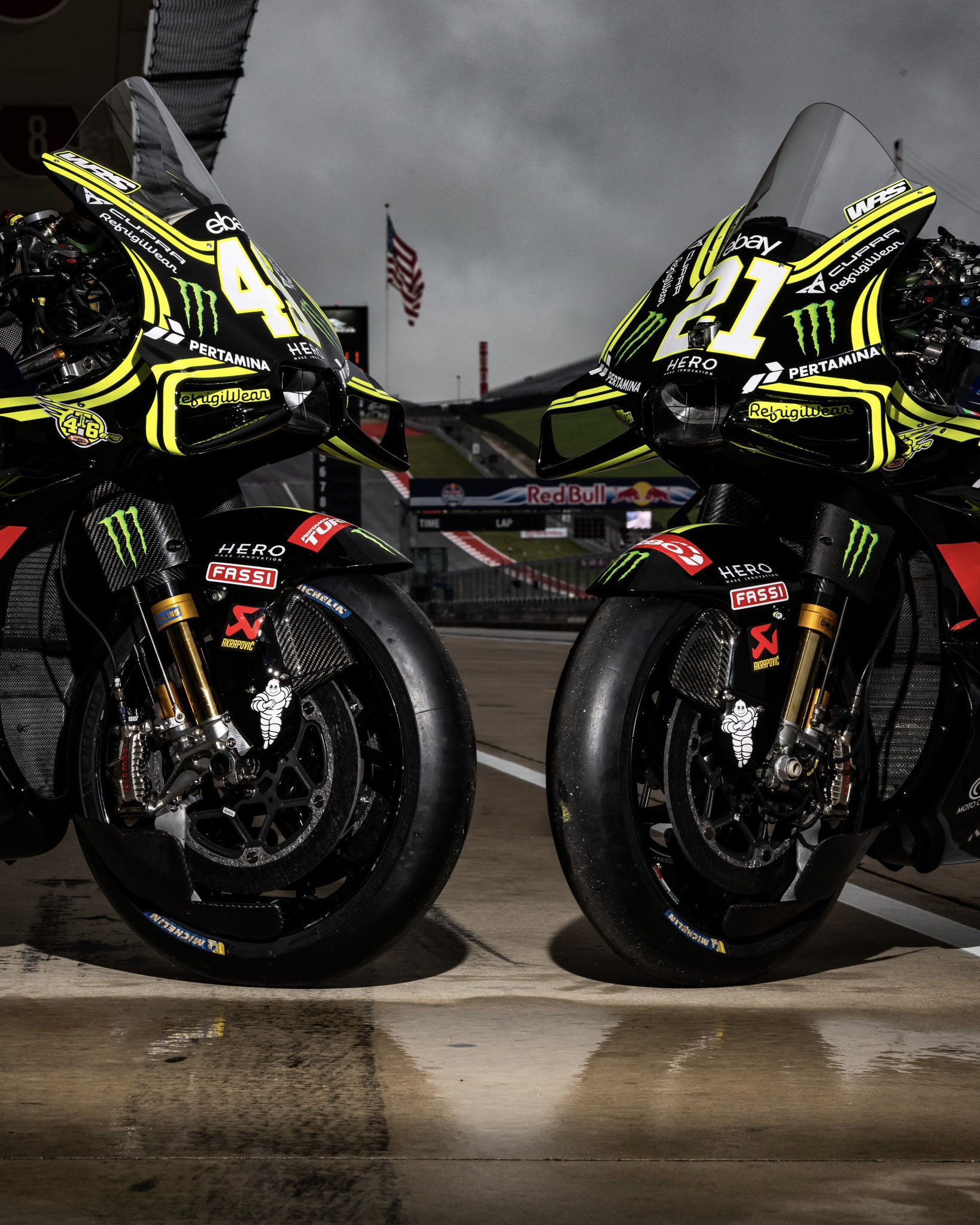 Livery baru tim Valentino Rossi juga didominasi dengan warna hitam yang terlihat sporty