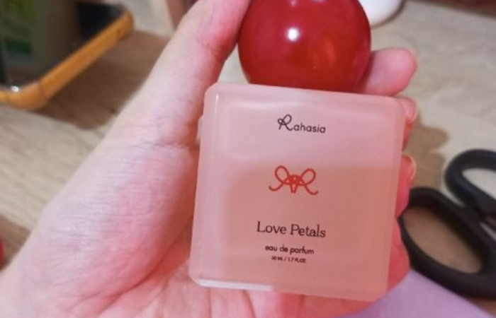 Parfum Rahasia - Love Petals.