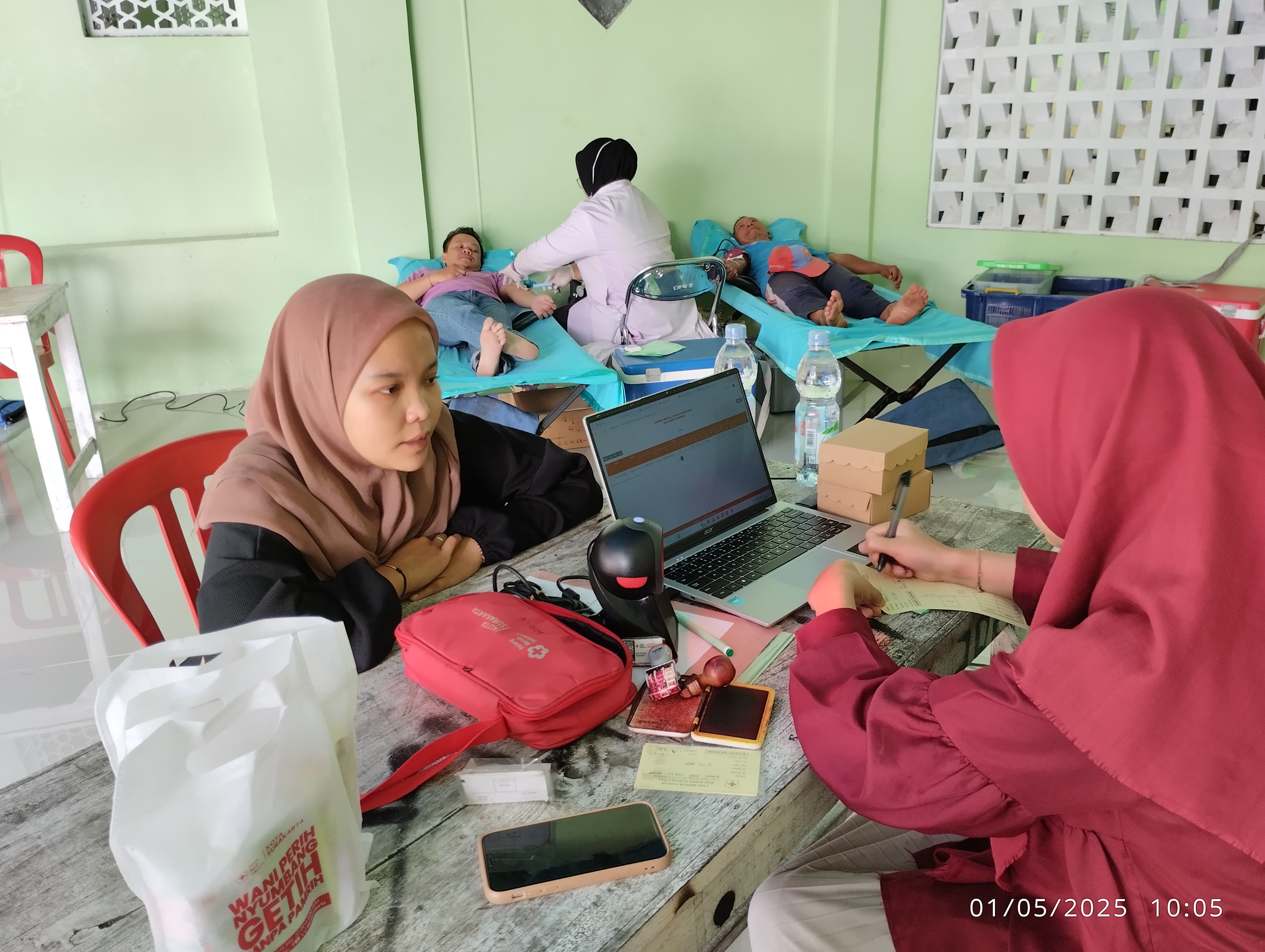 Aksi donor darah Karang Taruna Bina Muda RW 12.