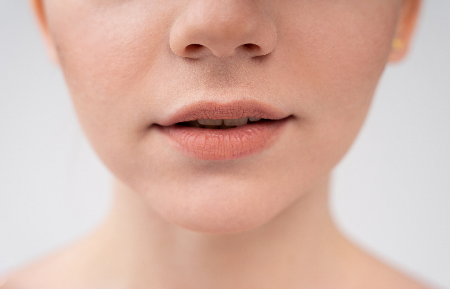 Cara mengembalikan warna bibir gelap atau two toned lips/