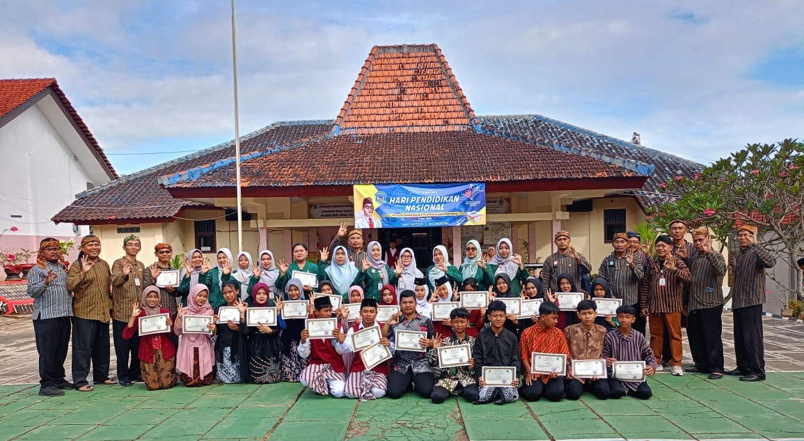 Hari Pendidikan Nasional SMPN 5 Wonogiri.