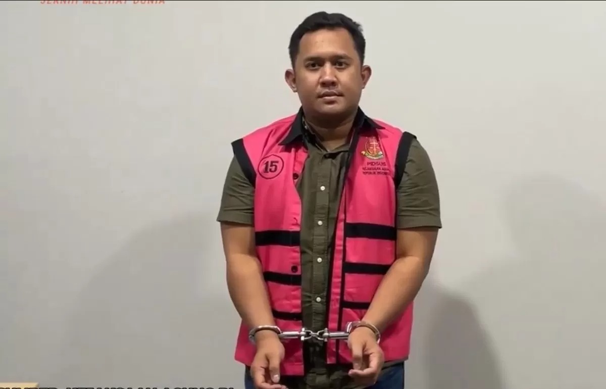 M Adhiya Muzakki langsung ditahan Kejaksaan Agung begitu ditetapkan menjadi tersangka.