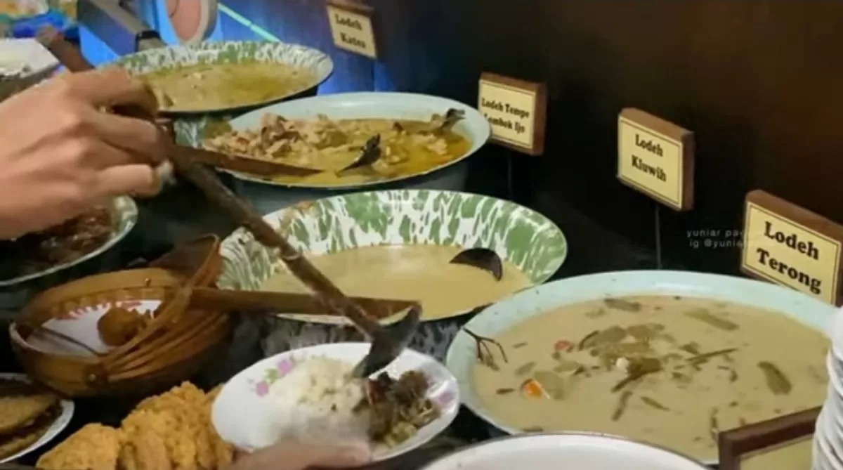 Warung kopi klotok.