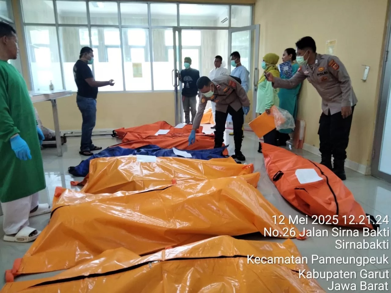 Penampakan jenazah korban ledakan pemusnahan bom di Garut, Jawa Barat.