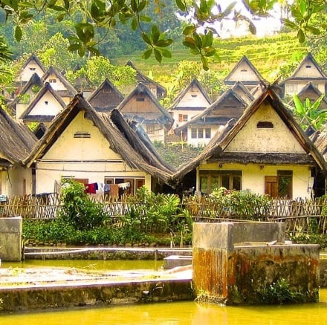 Kampung Naga Tasikmalaya.