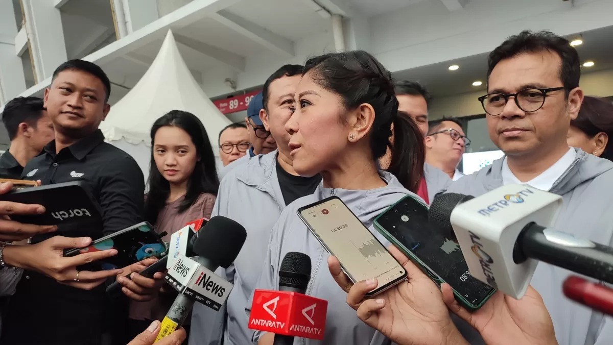 Menteri Komunikasi dan Digital, (Menkomdigi), Meutya Hafid di Stadion Utama Gelora Bung Karno (SUGBK), Jakarta Pusat, Jumat (11/4/2025).