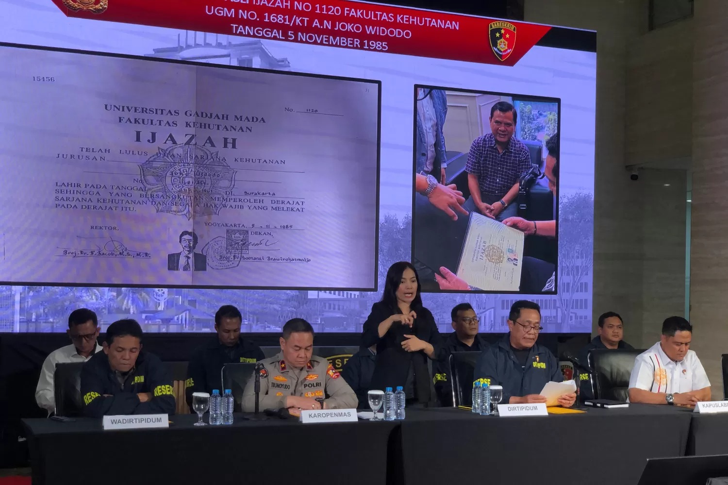 Bareskrim Polri menyampaikan keterangan terkait kasus ijazah Presiden ke-7 RI Joko Widodo.