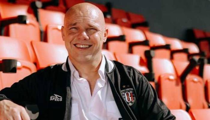 Johnny Jansen pelatih baru Bali United.