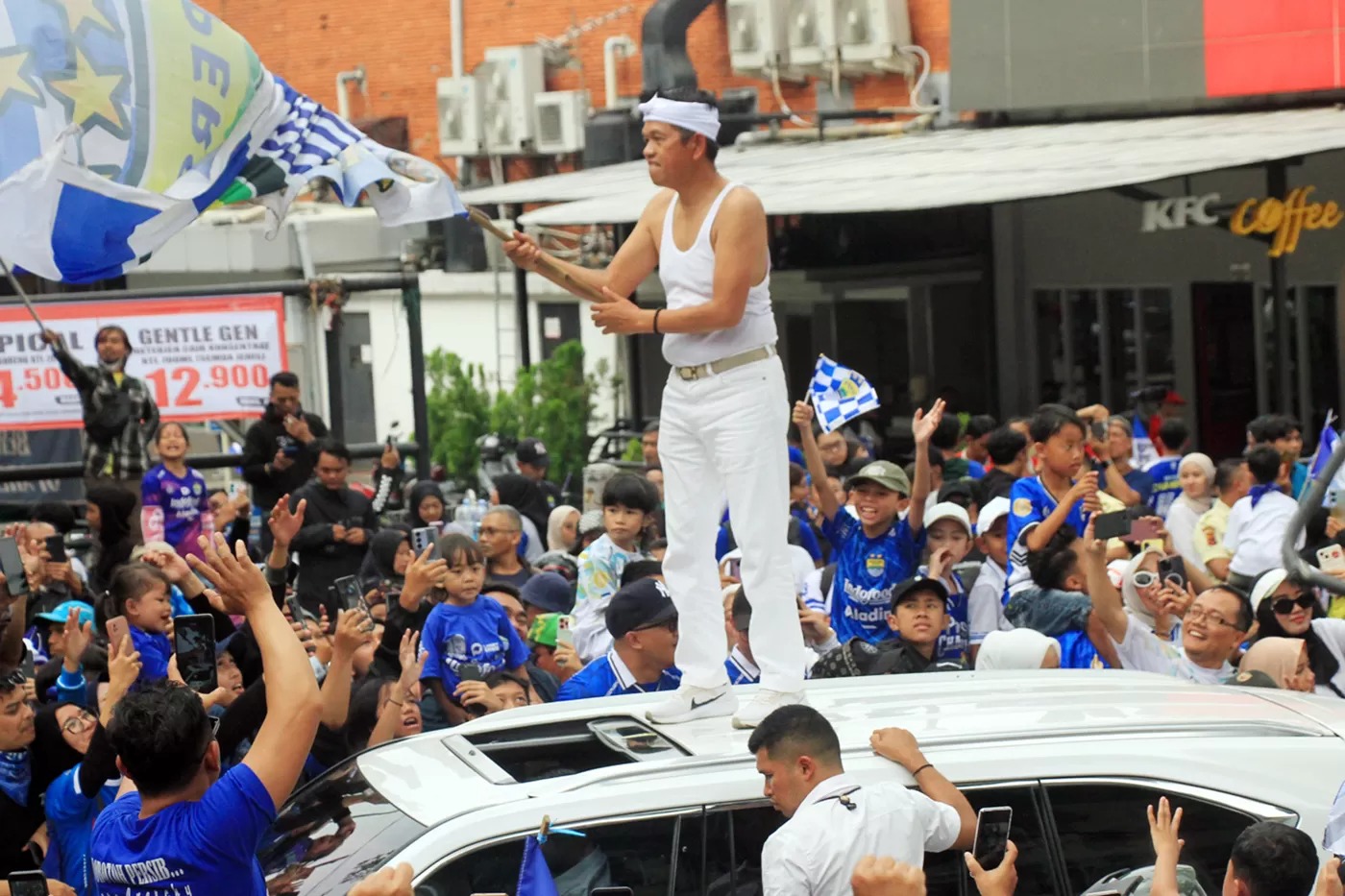 Dedi Mulyadi beri bonus ke Persib Bandung 1 Miliar tanpa APBD.