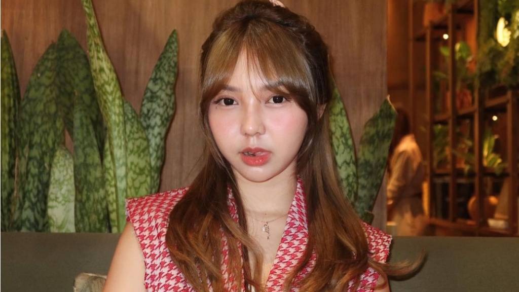 Meyden diisukan putus dengan Hengky.