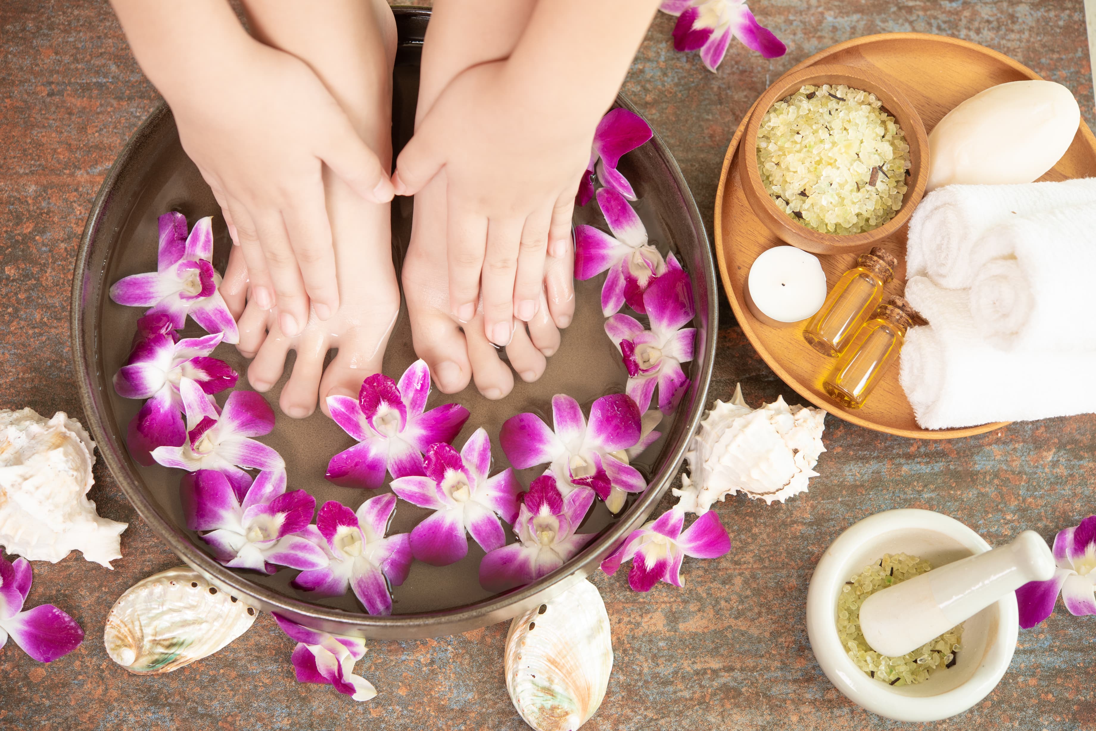 Ilustrasi Pedikur (pedicure).