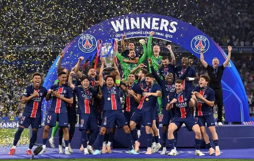 PSG akhirnya menyandang gelar juara Liga Champions 2024/2025 di Allianz Arena, Munchen, Jerman, Minggu (1/6)