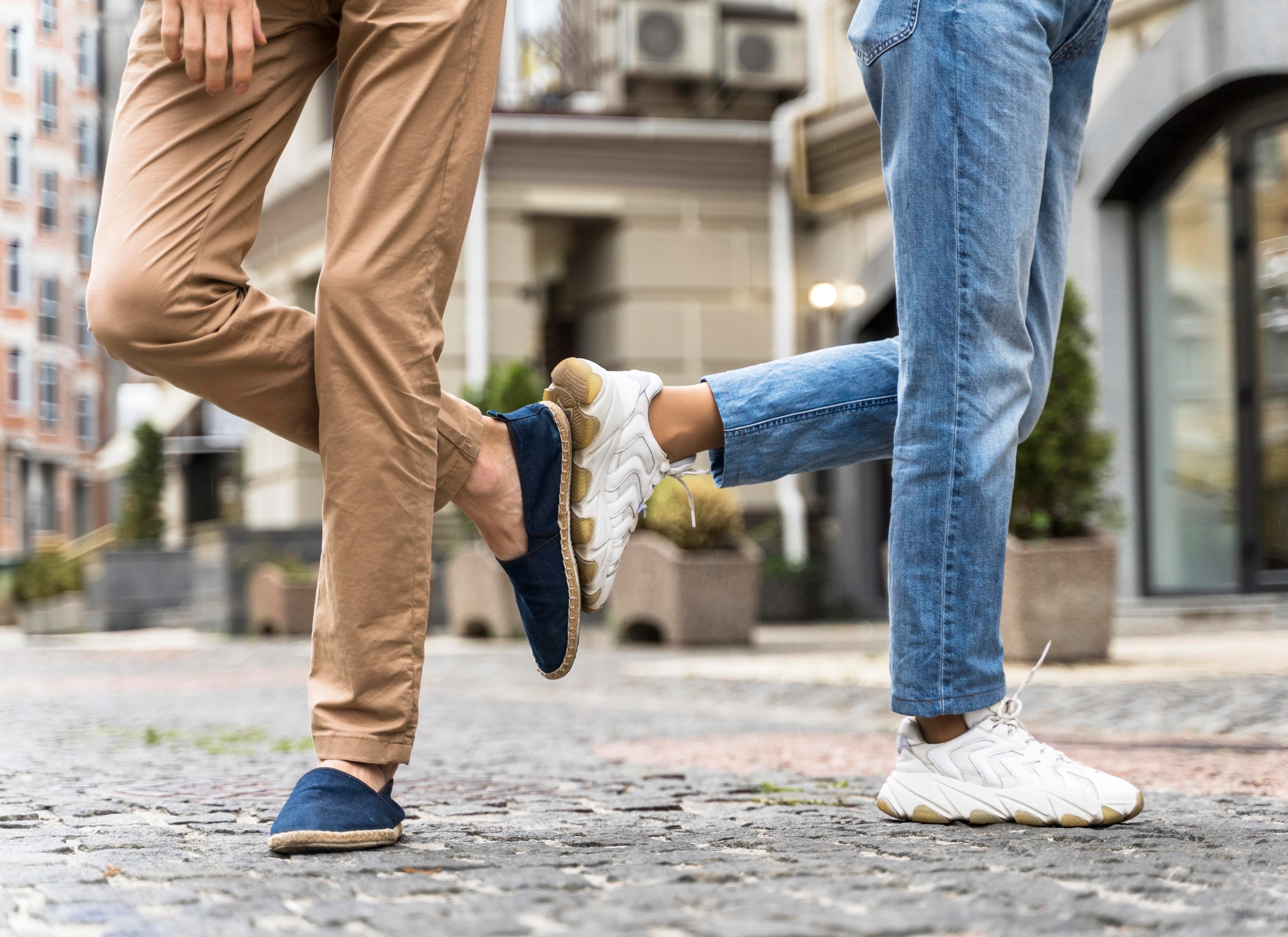 Rekomendasi 3 sepatu andalan untuk pria.