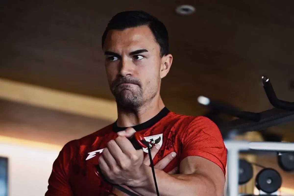 Penjaga gawang Emil Audero.
