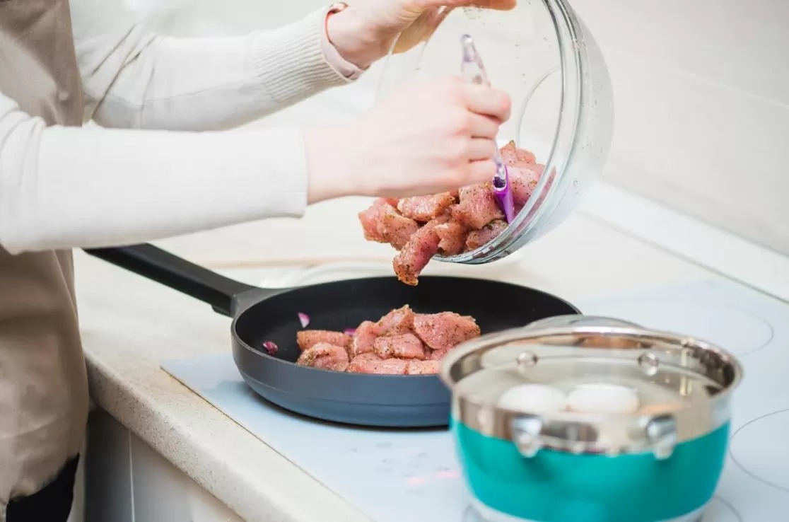 Tips Memasak Daging Kambing yang Benar agar Tidak Bau dan Tetap Empuk.