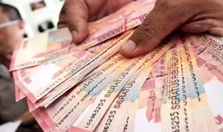 Uang Rupiah. Ilustrasi uang pensiunan PNS.