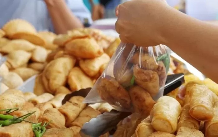 Lezat Tapi Berbahaya: Fakta Mengerikan di Balik Camilan Gorengan