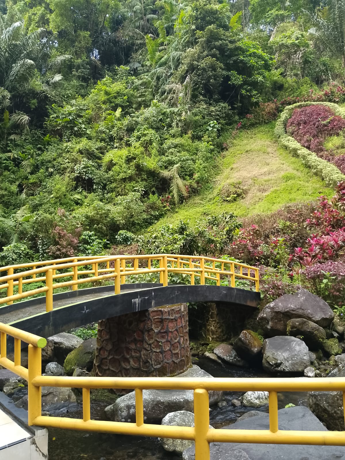 Srambang Park juga dilengkapi spot-spot foto kekinian.
