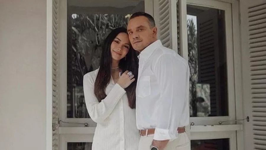 Ayah Alyssa Daguise, Richard Vincent.