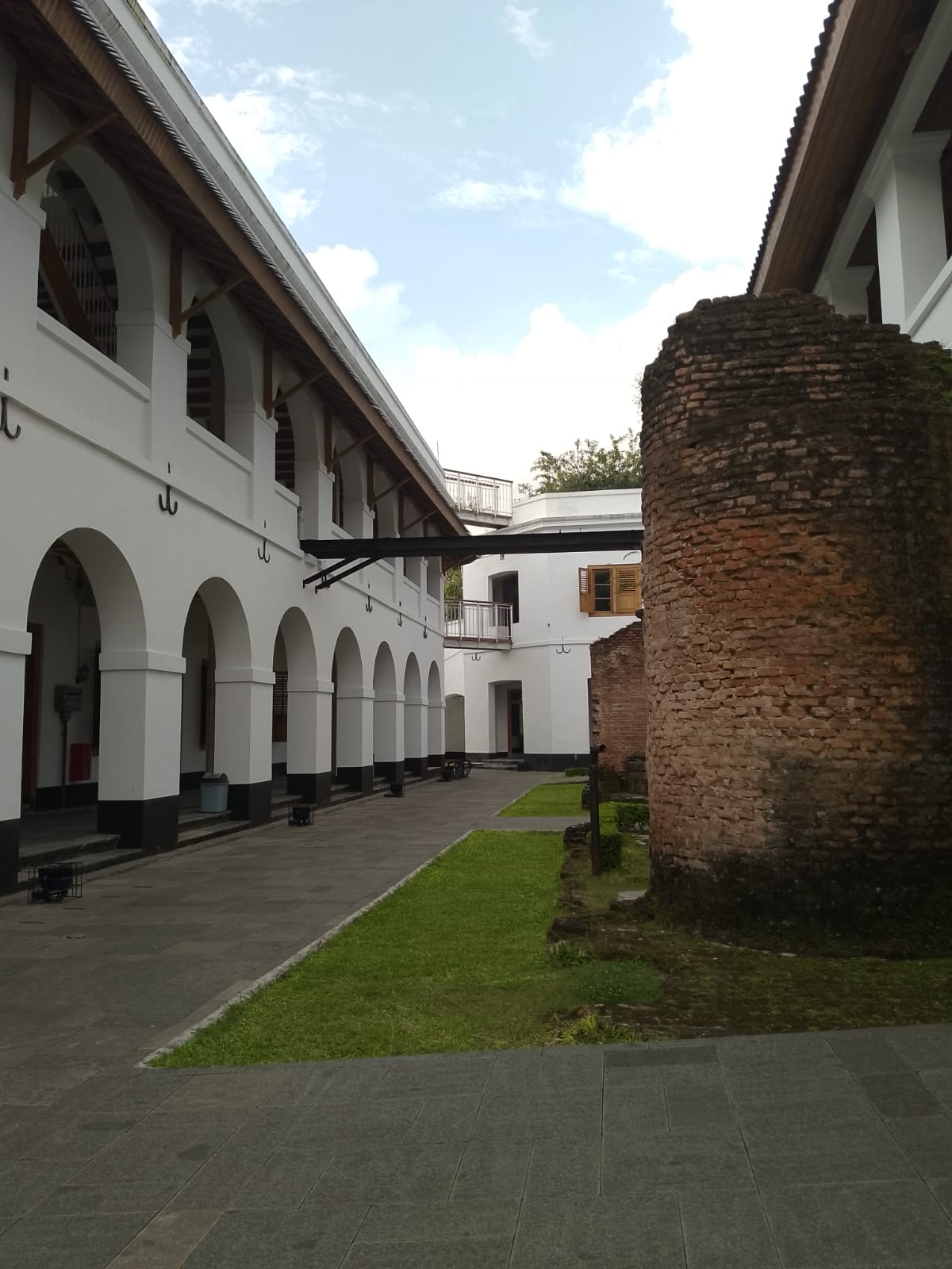 Misteri & Megahnya Benteng Pendem Ngawi
