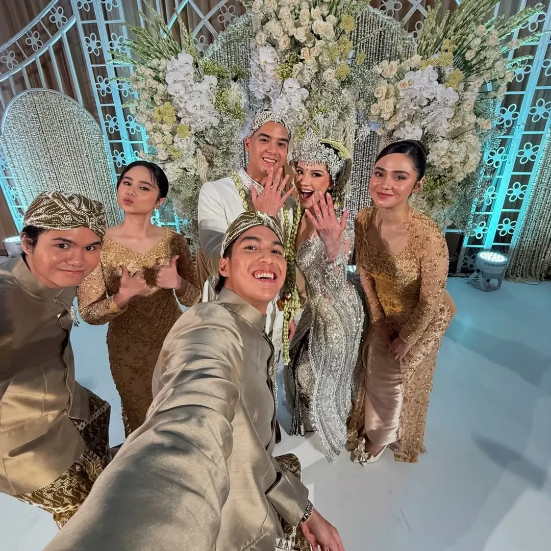 El Rumi, Syifa Hadju, Dul Jaelani, dan Tissa Biani di pernikahan Al Ghazali dan Alyssa Daguise.