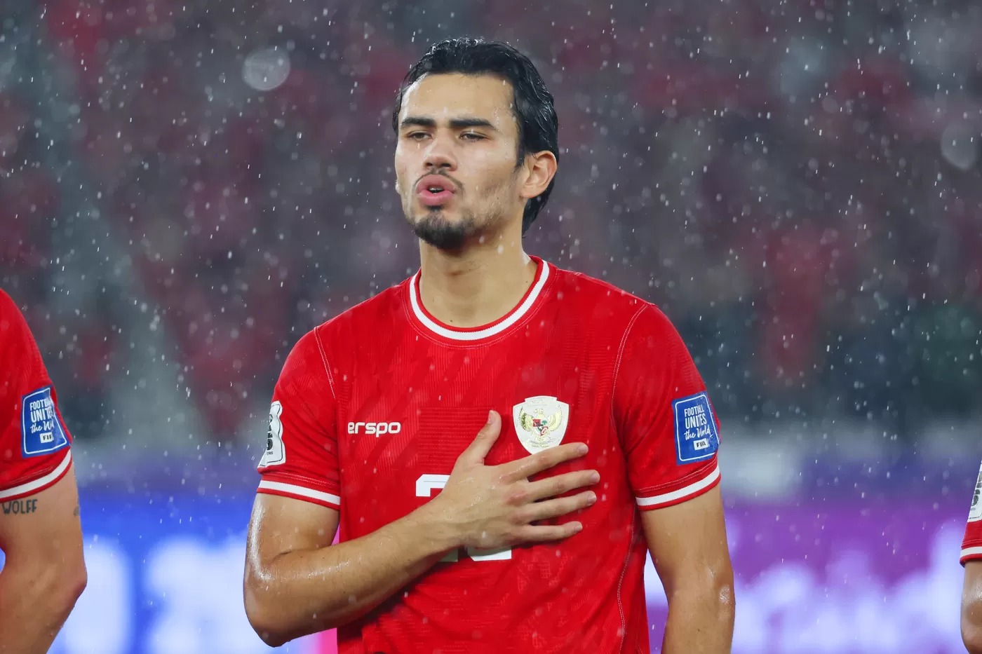 Pemain Timnas Sepak Bola Indonesia Nathan Tjoe A On dalam laga Grup C Babak Ketiga Kualifikasi Piala Dunia 2026 di Stadion Utama Gelora Bung Karno (SUGBK), Jumat (15/11/2024).