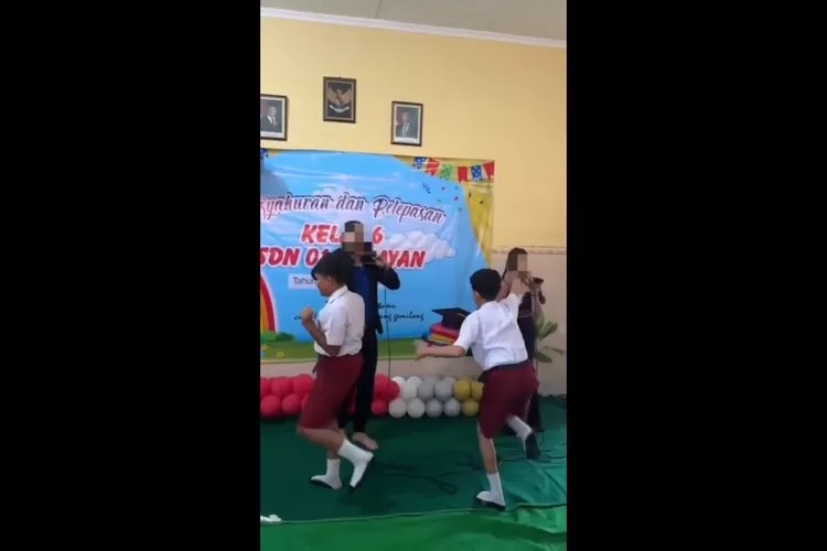 Viral video siswa SD di Tulungagung sawer biduan.