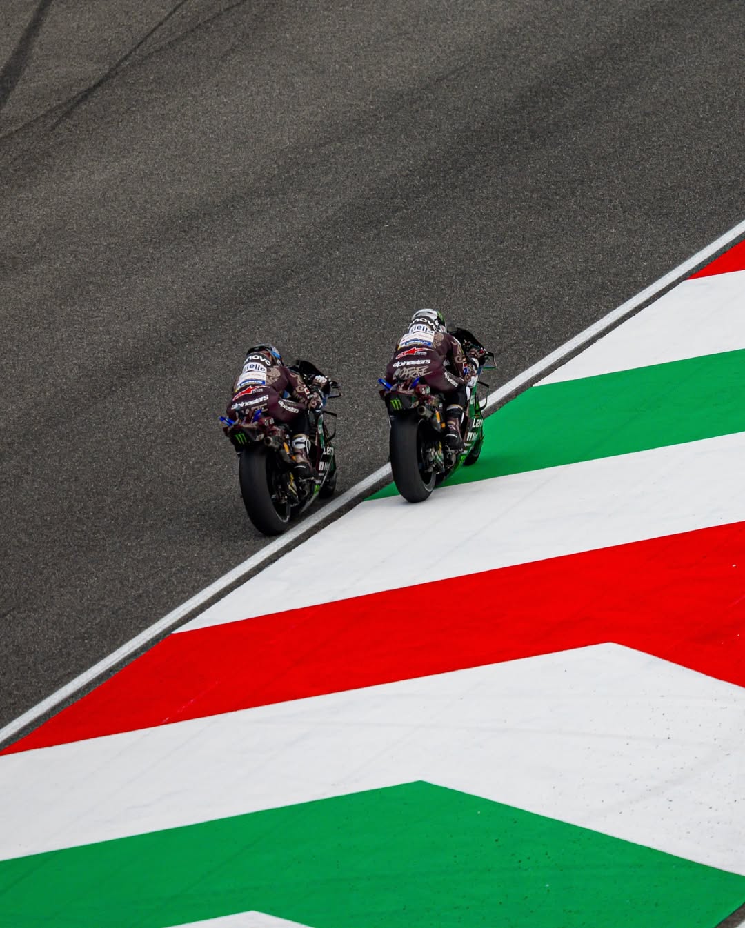 Francesco Pecco Bagnaia tergeser oleh Marc Marquez di MotoGP Italia 2025