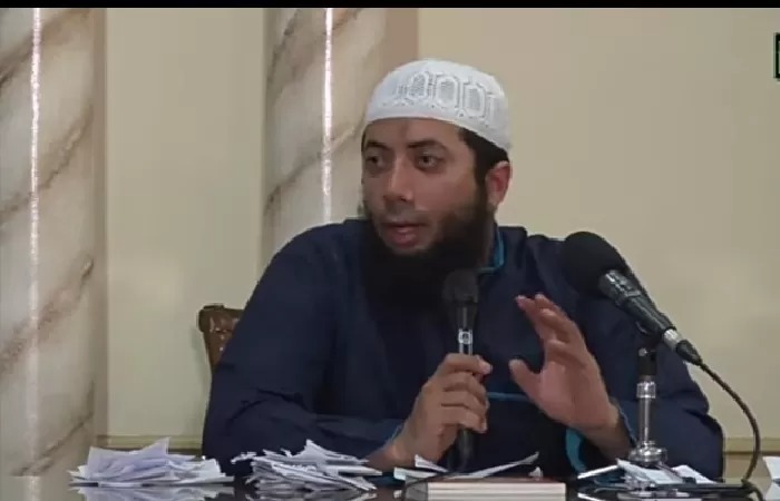 Ustadz Dr Khalid Basalamah.