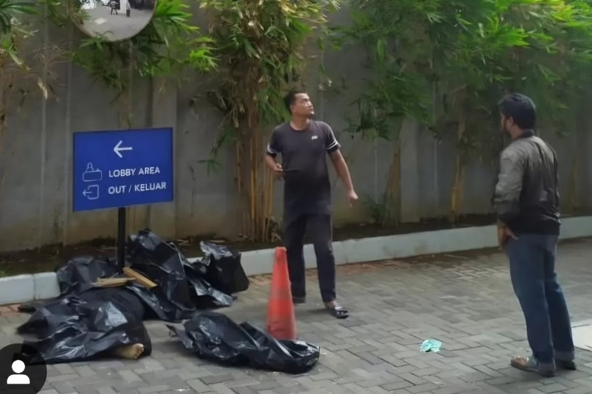 Seorang dokter spesialis mata berinisial Y, 48, ditemukan tewas di area basement sebuah hotel berbintang di Kecamatan Padang Barat, Kota Padang, Sumatera Barat, Jumat (27/6/2025).