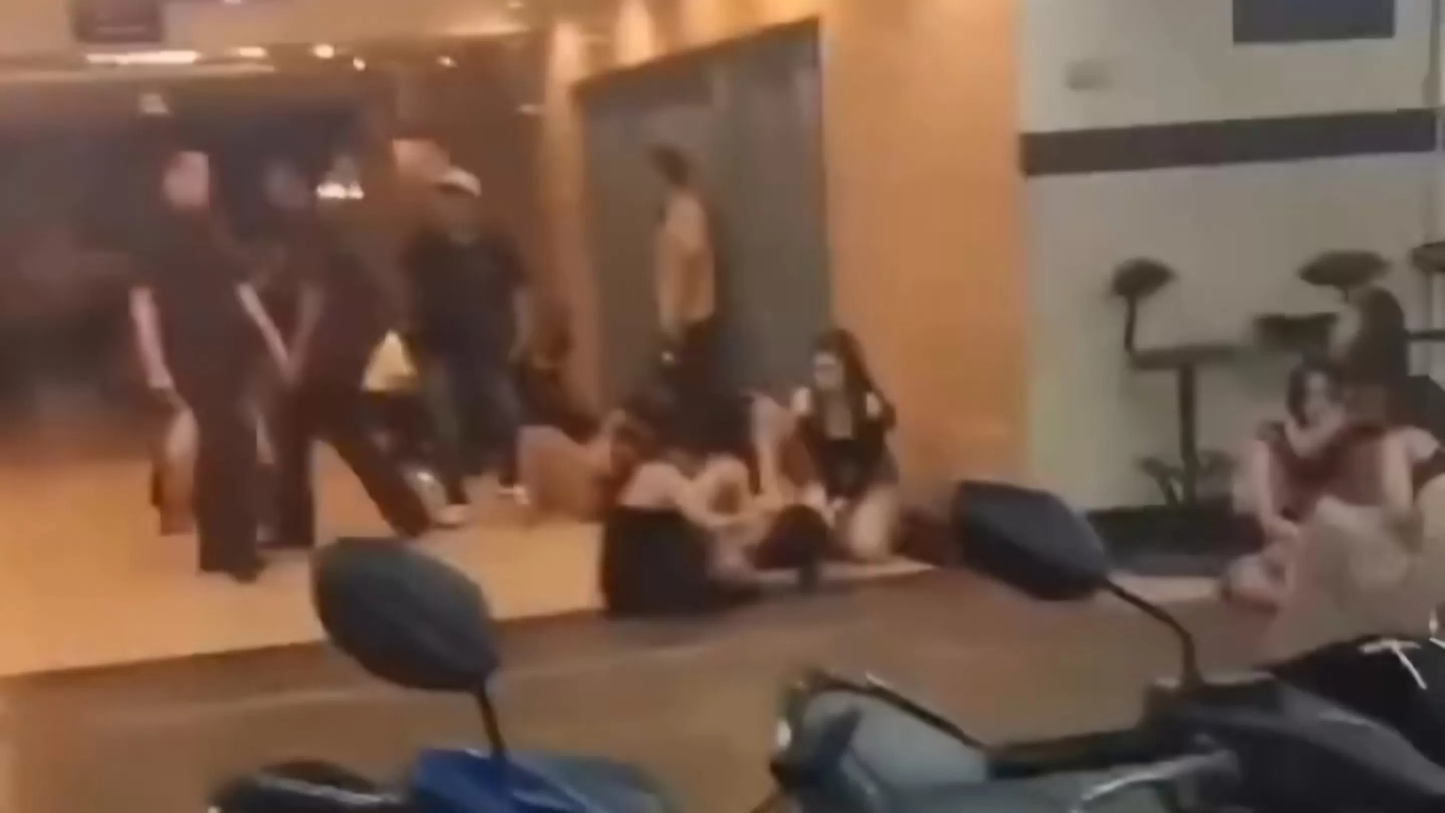 Tangkapan layar video viral diduga sejumlah wanita malam atau lady companion (LC) di sebuah tempat hiburan terkenal di kawasan Sawah Besar, Jakarta Pusat.