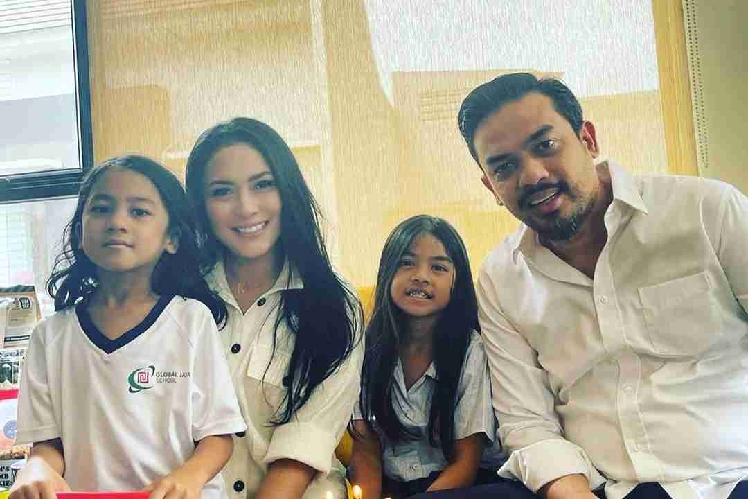 Keluarga Agustina Hastarini.