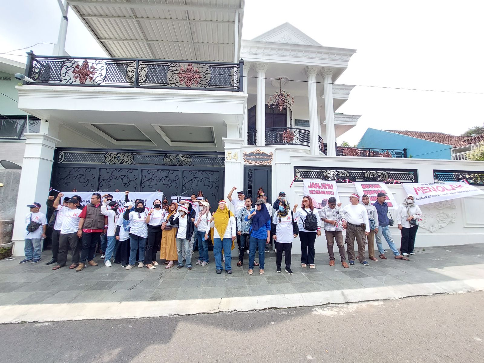 AKSI : Ribuan Korban Koperasi BLN Desak Pengembalian Dana