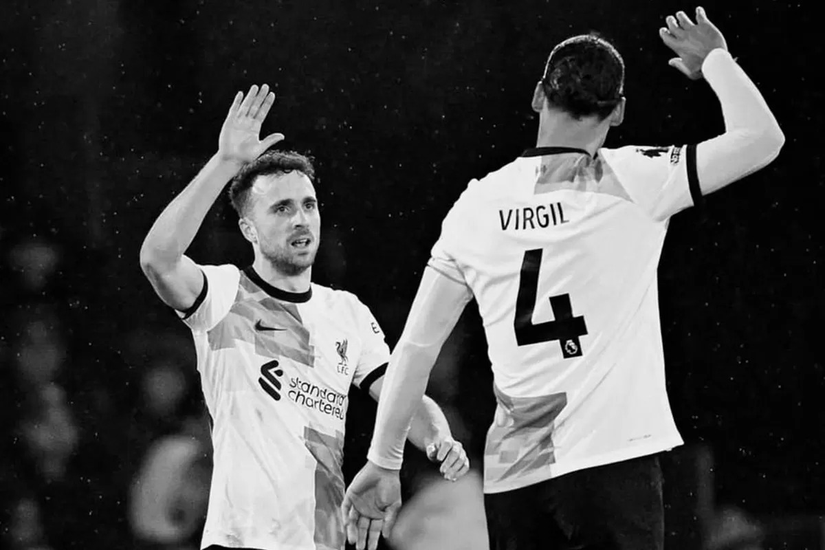 Momen kebersamaan antara Diogo Jota dan Virgil van Dijk bersama Liverpool.