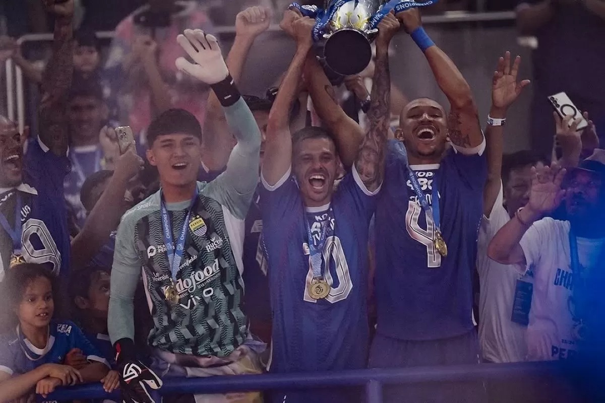 Persib Bandung, juara bertahan Liga 1. 