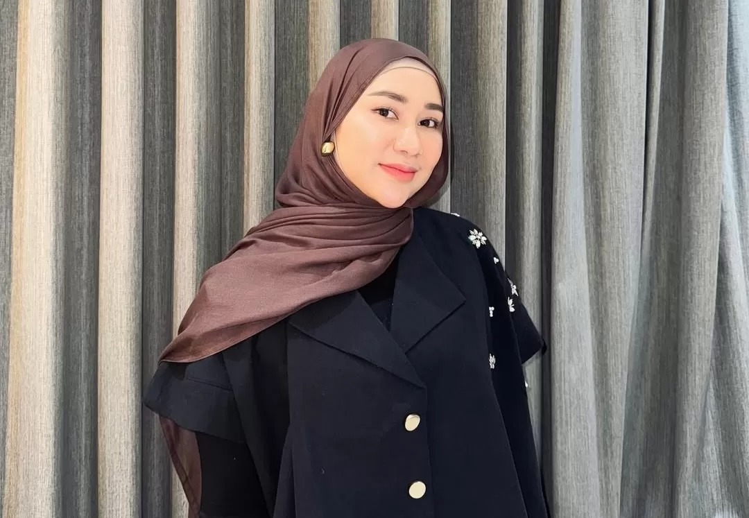 Septia Siregar curhat di media sosial soal dugaan perselingkuhan suaminya, Putra Siregar.