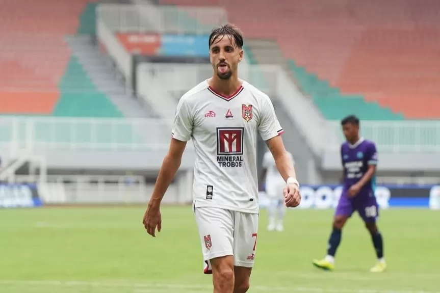 Adriano Castanheira.
